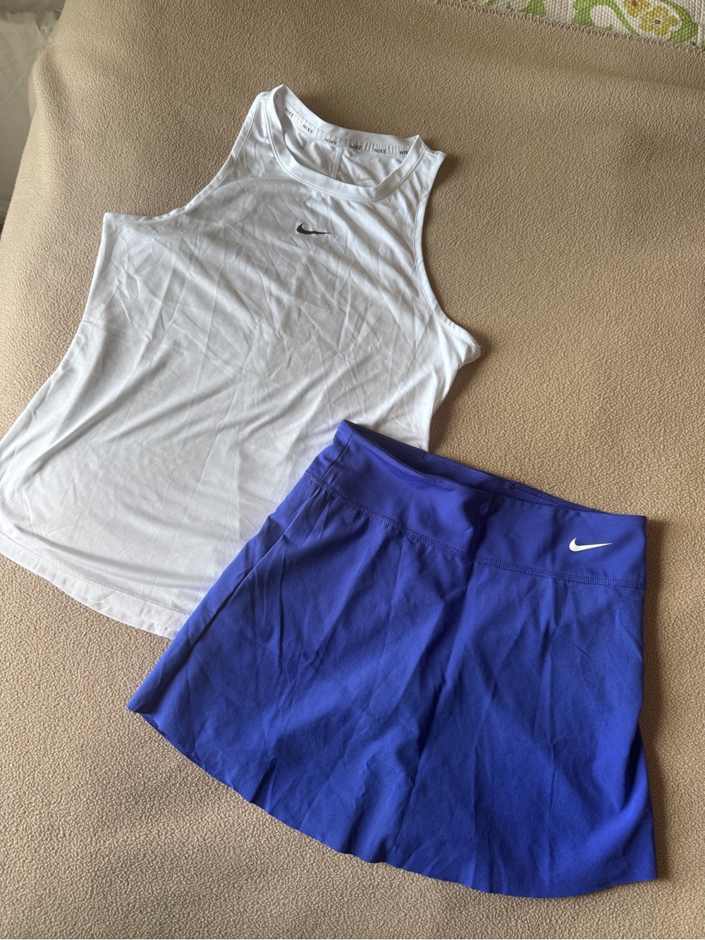 EUC Nike Girls Dri-FIT Outfit - size L